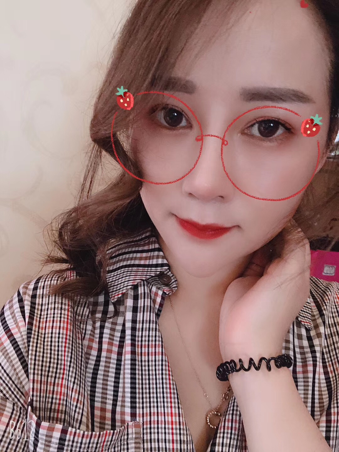 身材挺好，服务好，长得还行