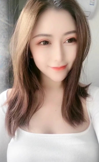 高颜值，大灯罩 ，激情烂漫还温柔